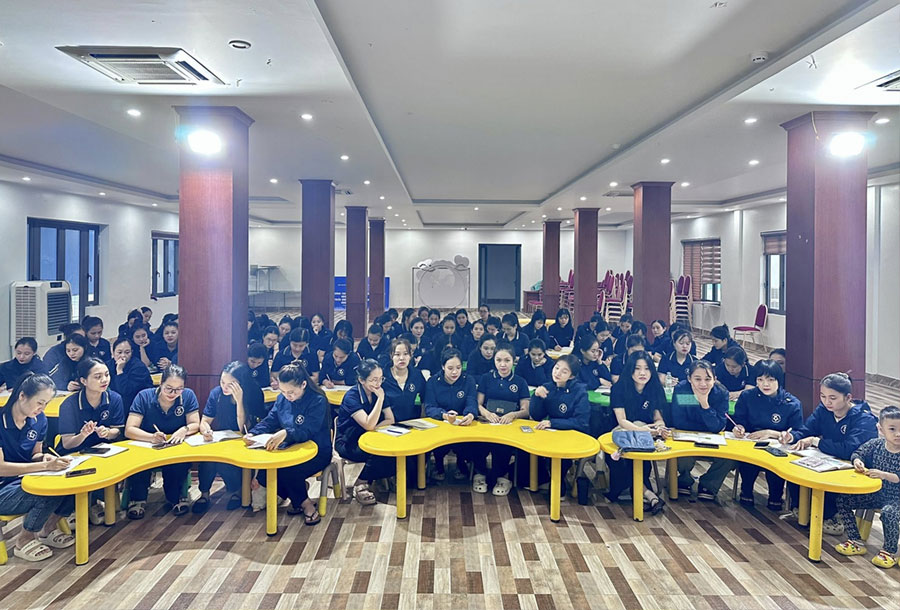 Đ&agrave;o tạo chuy&ecirc;n m&ocirc;n mầm non