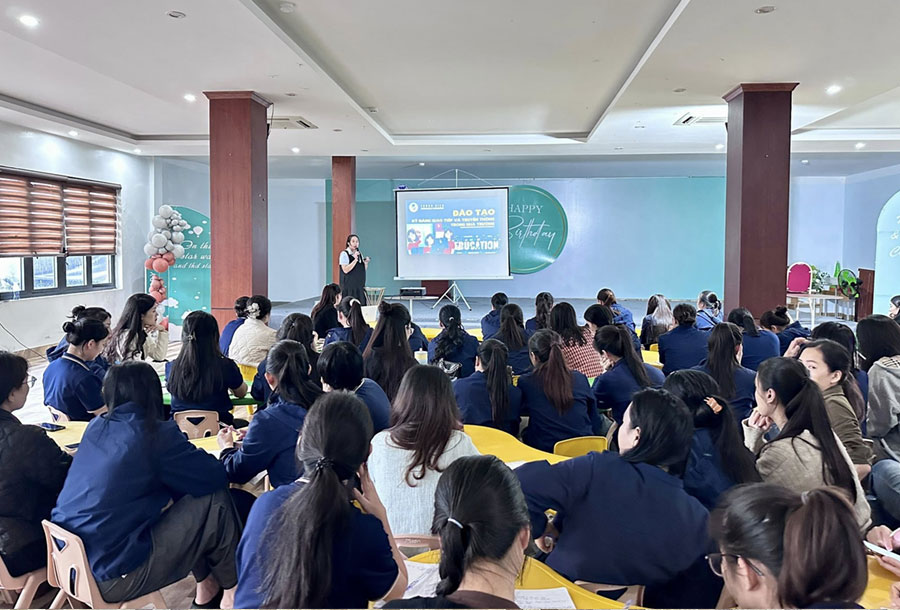 Đ&agrave;o tạo chuy&ecirc;n m&ocirc;n mầm non